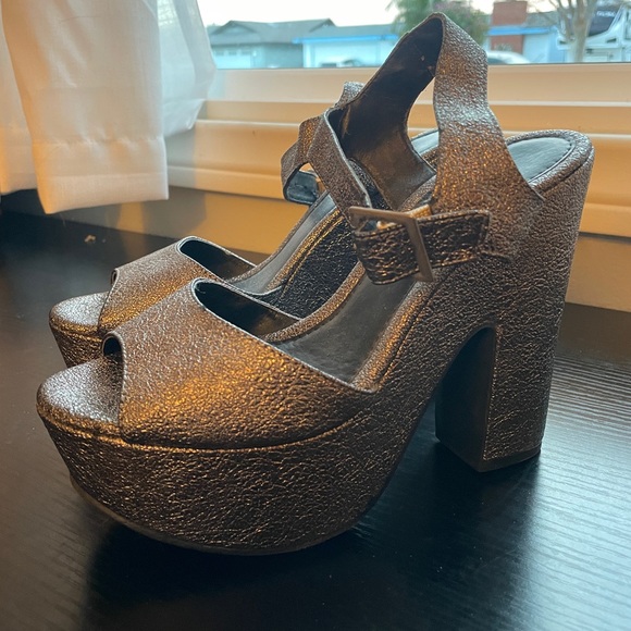 Height Heel Brazilian Sandals - Picture 11 of 13